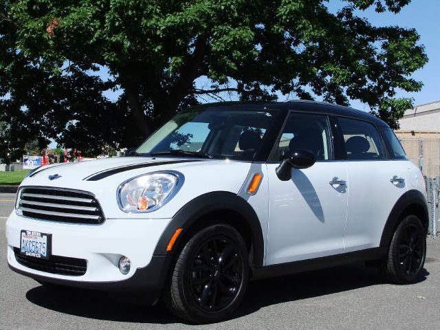 2012 Mini Cooper Countryman Base