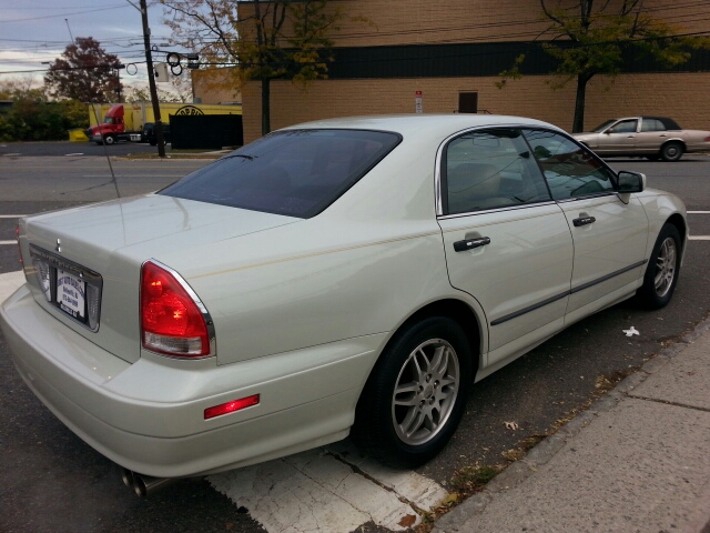 2002 Mitsubishi Diamante LW2