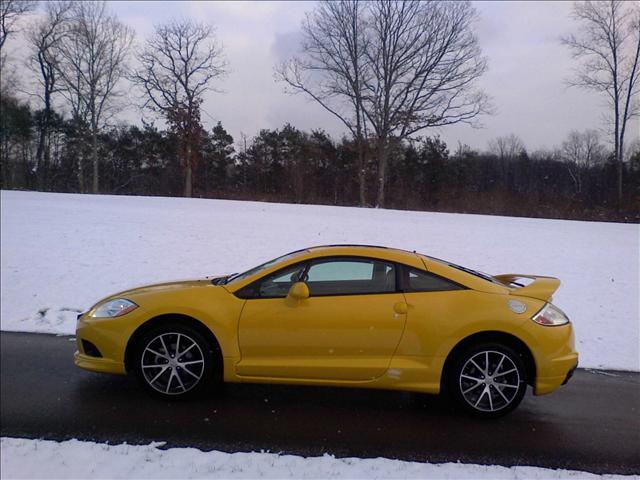 2009 Mitsubishi Eclipse 4dr Sdn FWD Sedan