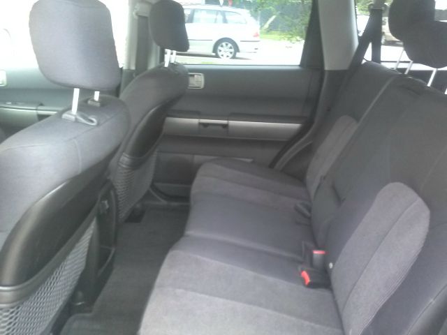 2004 Mitsubishi Endeavor 4DR 4WD BASE AT