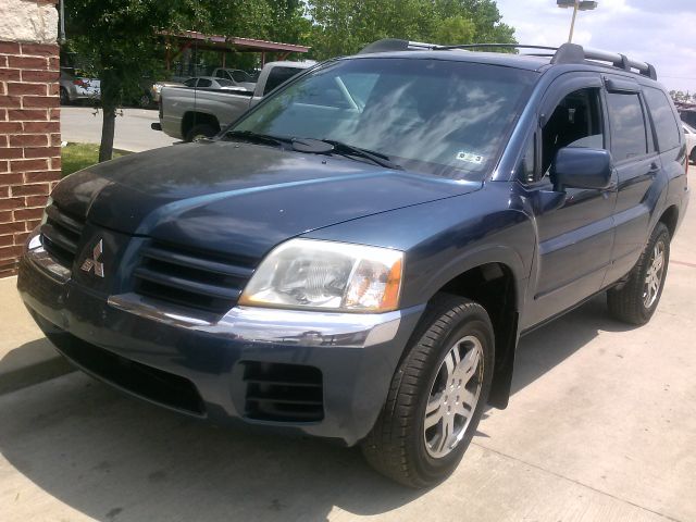 2004 Mitsubishi Endeavor 4DR 4WD BASE AT