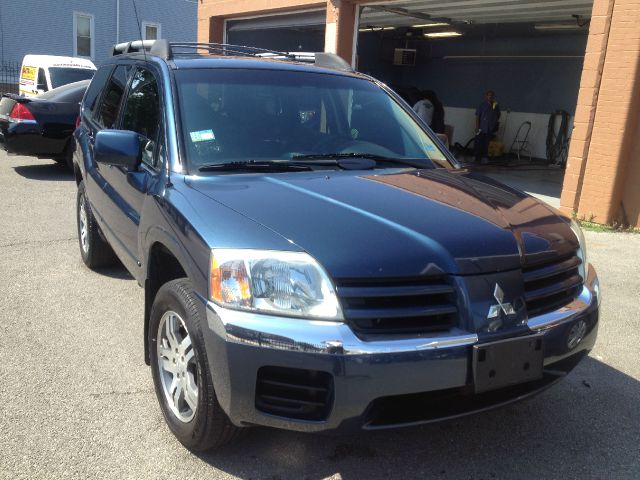 2004 Mitsubishi Endeavor 4DR 4WD BASE AT