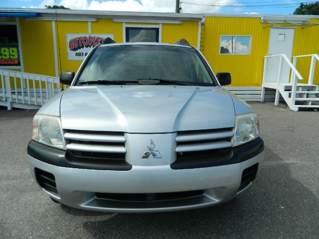 2004 Mitsubishi Endeavor Passenger Van AWD