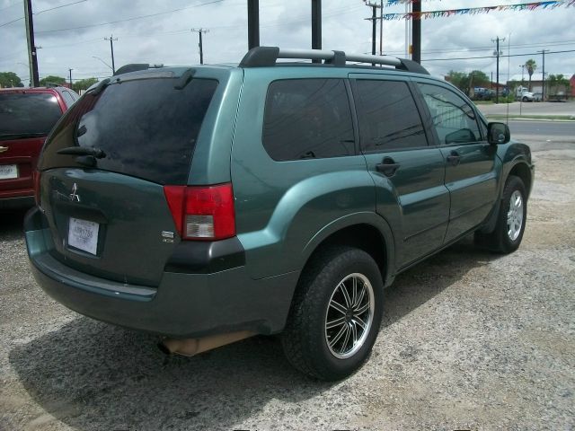 2004 Mitsubishi Endeavor 1.8T Quattro Sedan 4D