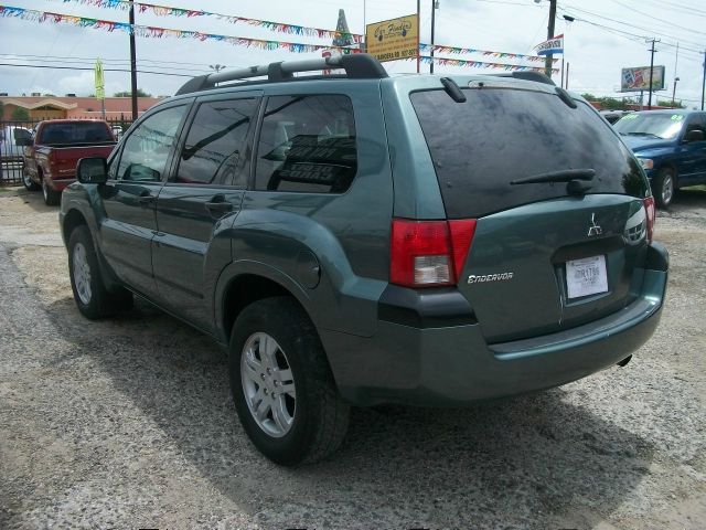 2004 Mitsubishi Endeavor 1.8T Quattro Sedan 4D