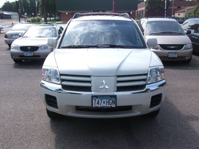 2004 Mitsubishi Endeavor GLS 4 Door Sedan