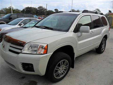 2004 Mitsubishi Endeavor Yaris Sedan