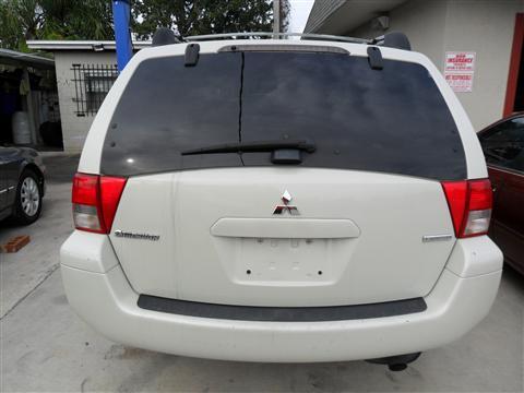 2004 Mitsubishi Endeavor Yaris Sedan