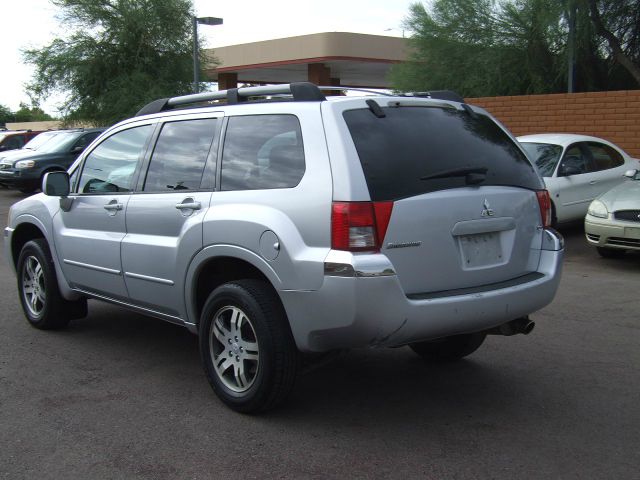 2004 Mitsubishi Endeavor 4DR 4WD BASE AT