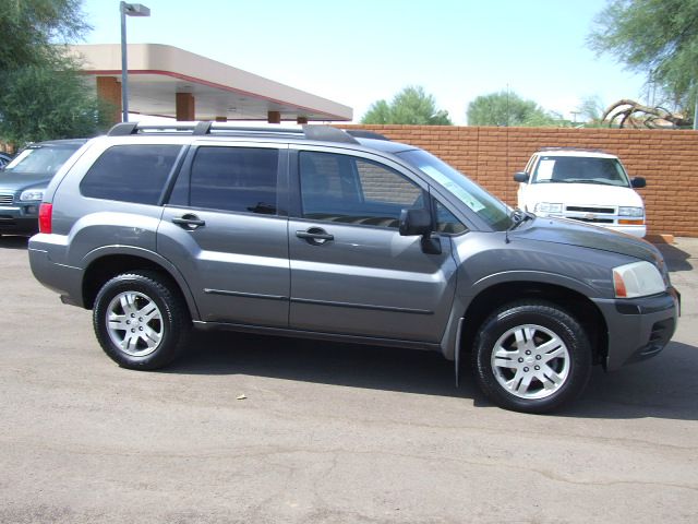 2004 Mitsubishi Endeavor 1.8T Quattro Sedan 4D
