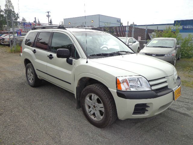 2004 Mitsubishi Endeavor Passenger Van AWD