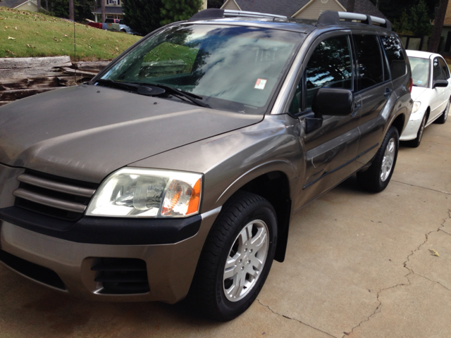 2004 Mitsubishi Endeavor Passenger Van AWD