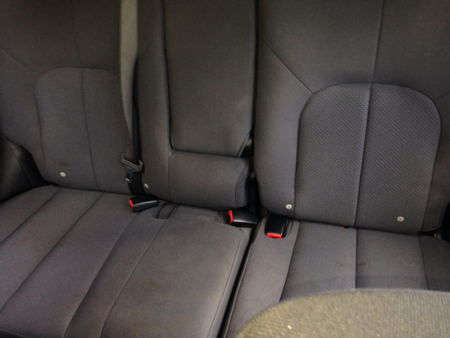 2004 Mitsubishi Endeavor Passenger Van AWD