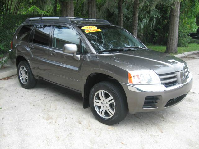 2005 Mitsubishi Endeavor 4DR 4WD BASE AT