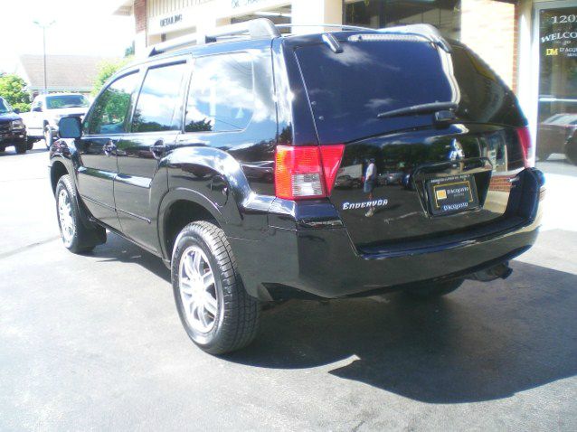 2005 Mitsubishi Endeavor SLT 25