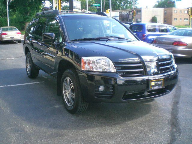 2005 Mitsubishi Endeavor SLT 25