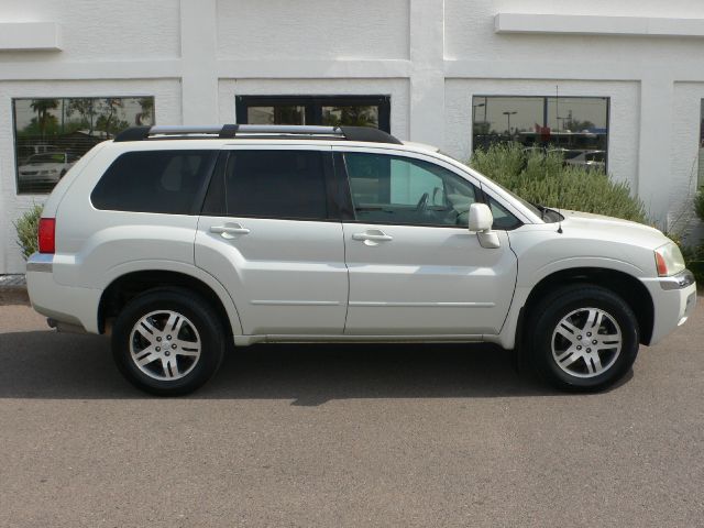 2005 Mitsubishi Endeavor 1.8T Quattro Sedan 4D