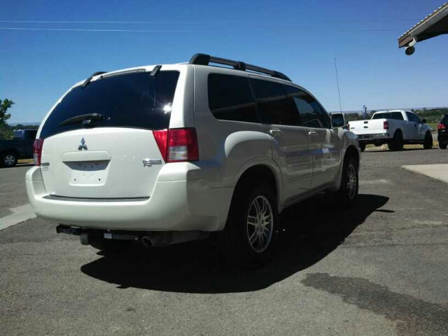 2005 Mitsubishi Endeavor SLT 25