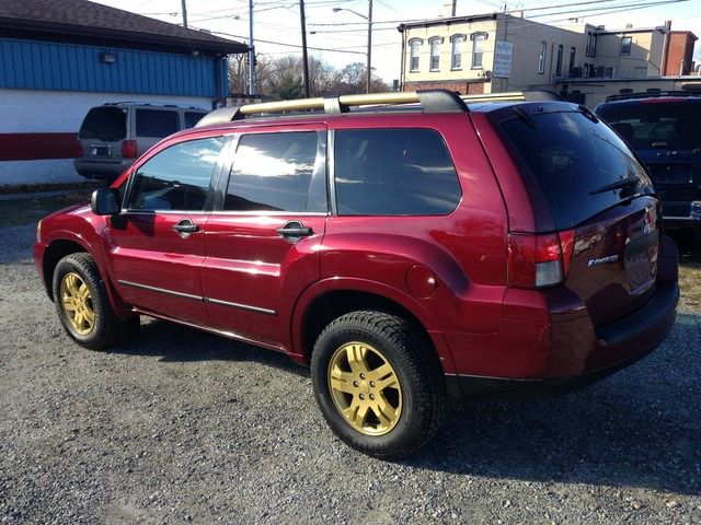 2006 Mitsubishi Endeavor 1.8T Quattro Sedan 4D