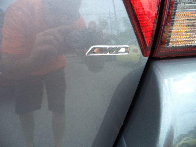 2006 Mitsubishi Endeavor 1.8T Quattro Sedan 4D