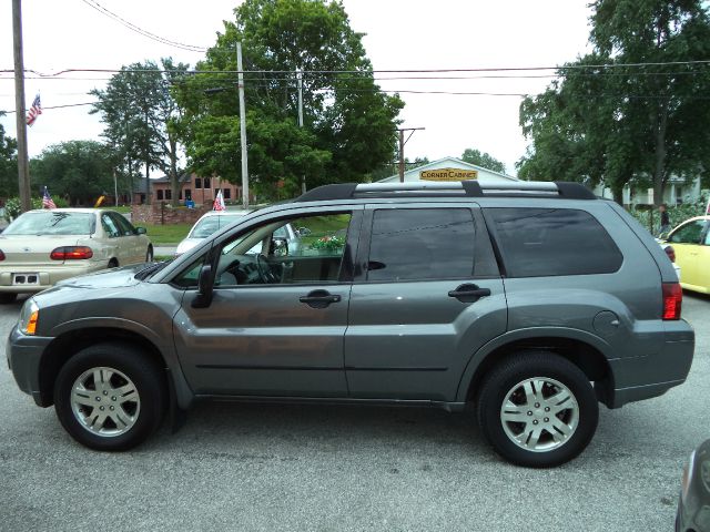 2006 Mitsubishi Endeavor 1.8T Quattro Sedan 4D