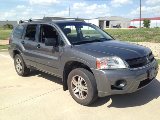 2006 Mitsubishi Endeavor Passenger Van AWD