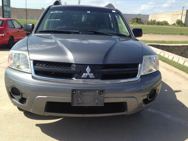 2006 Mitsubishi Endeavor Passenger Van AWD