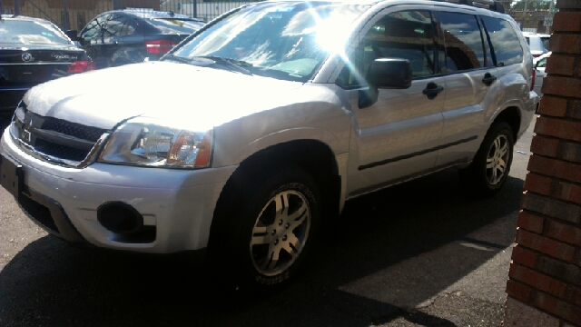 2006 Mitsubishi Endeavor 1.8T Quattro Sedan 4D
