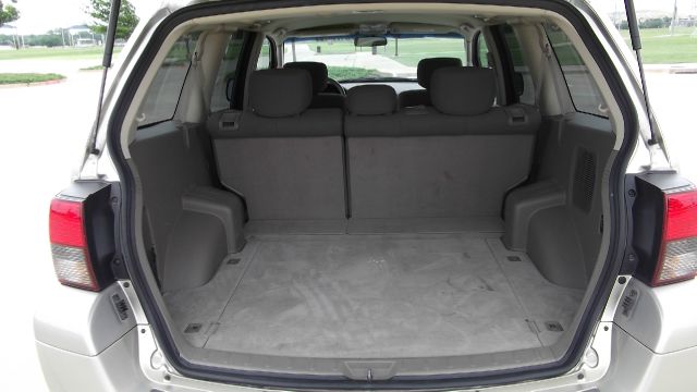 2006 Mitsubishi Endeavor Passenger Van AWD