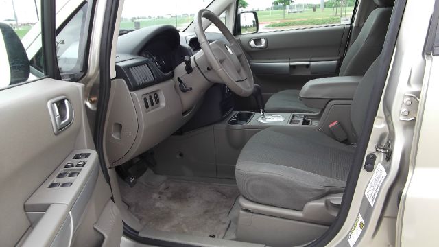 2006 Mitsubishi Endeavor Passenger Van AWD