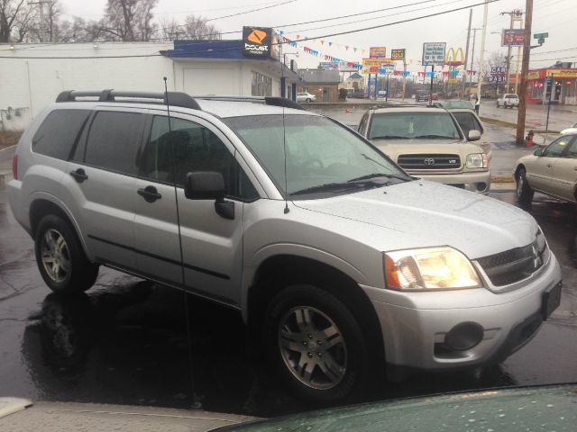 2006 Mitsubishi Endeavor Passenger Van AWD