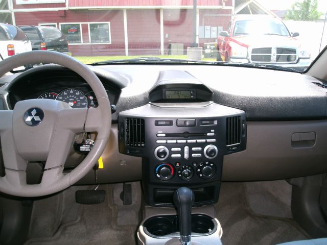 2007 Mitsubishi Endeavor 1.8T Quattro Sedan 4D