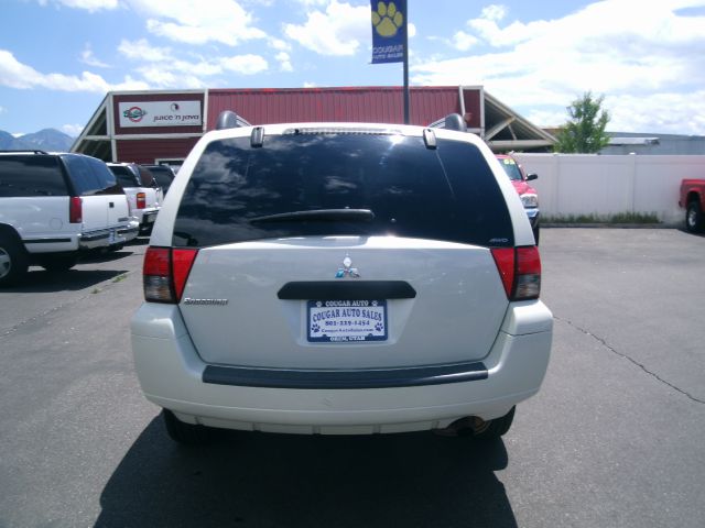 2007 Mitsubishi Endeavor 1.8T Quattro Sedan 4D