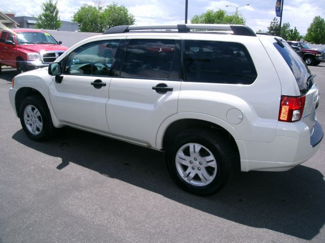 2007 Mitsubishi Endeavor 1.8T Quattro Sedan 4D