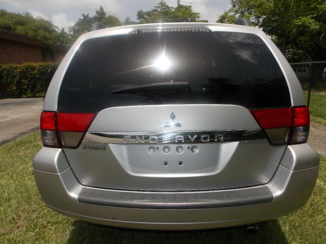 2011 Mitsubishi Endeavor 3.0cl W/leath