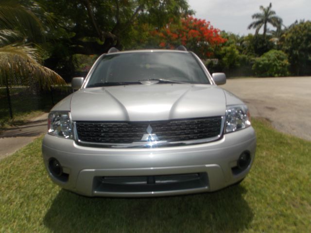 2011 Mitsubishi Endeavor 3.0cl W/leath