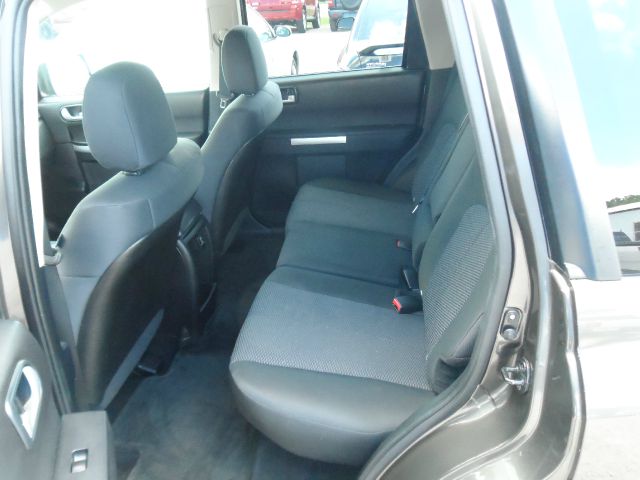 2011 Mitsubishi Endeavor 1.8T Quattro Sedan 4D