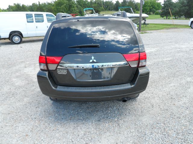 2011 Mitsubishi Endeavor 1.8T Quattro Sedan 4D