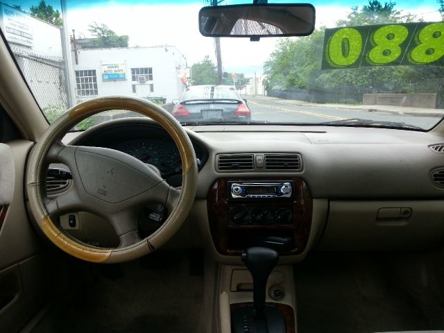 1999 Mitsubishi Galant LW2