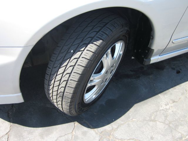 2000 Mitsubishi Galant LW2