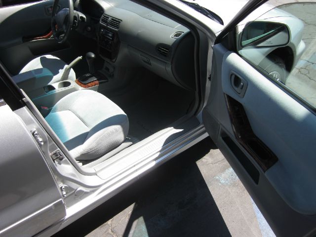 2000 Mitsubishi Galant LW2