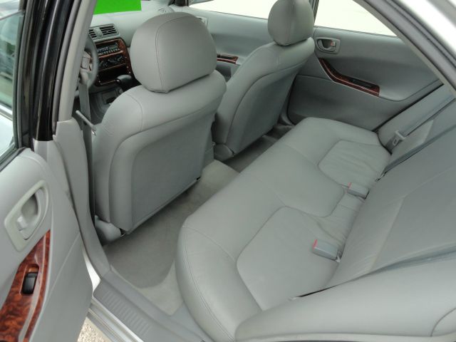 2000 Mitsubishi Galant 4-door LT 1LT