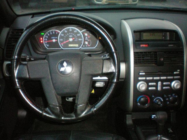 2005 Mitsubishi Galant LW2