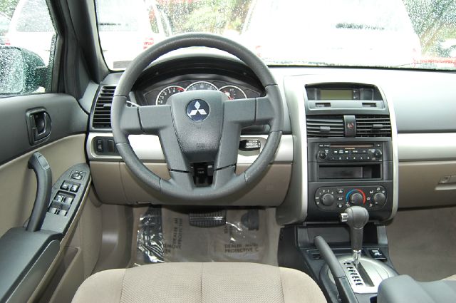 2005 Mitsubishi Galant LW2