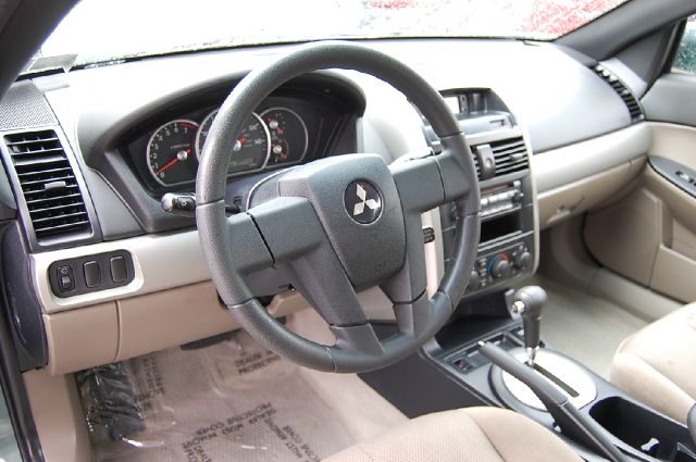 2005 Mitsubishi Galant LW2