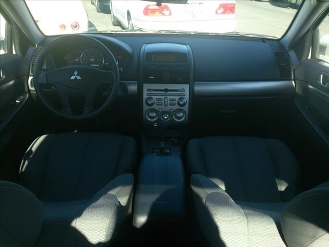 2010 Mitsubishi Galant Super Cab, Lariat