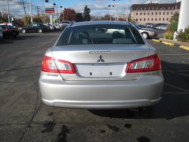 2010 Mitsubishi Galant Super Cab, Lariat