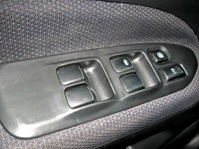 2002 Mitsubishi Lancer LE 2WD 7-pass