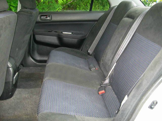 2002 Mitsubishi Lancer LE 2WD 7-pass