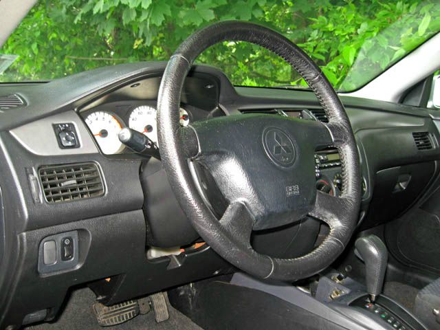 2002 Mitsubishi Lancer LE 2WD 7-pass